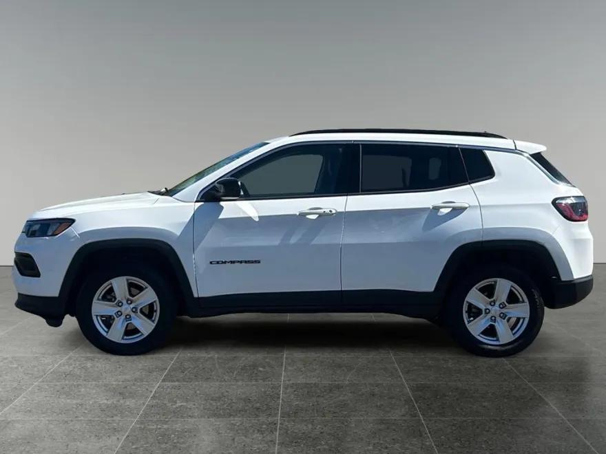 2022 Jeep Compass Latitude photo 1