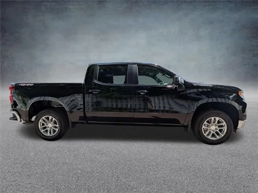 2026 Chevrolet Silverado 1500 LT photo 1