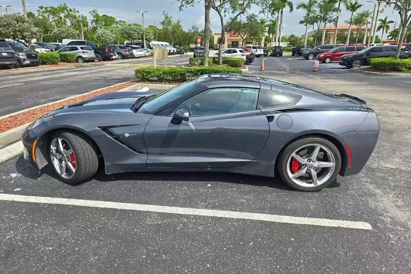 2014 Chevrolet Corvette Stingray Base 2LT photo 1