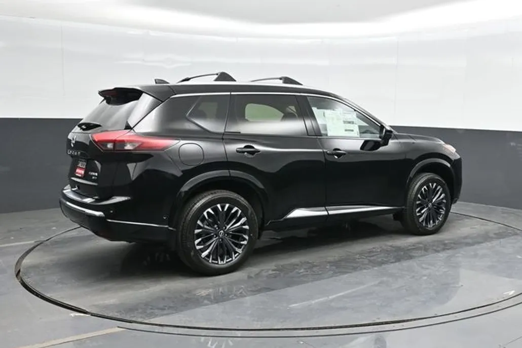 2026 Nissan Rogue Platinum photo 1