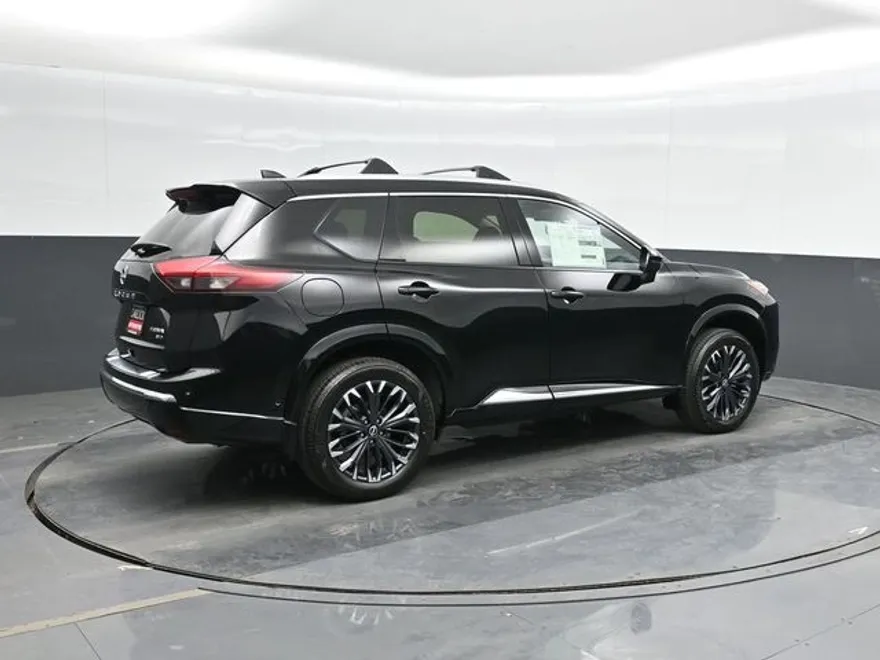 2026 Nissan Rogue Platinum photo 1