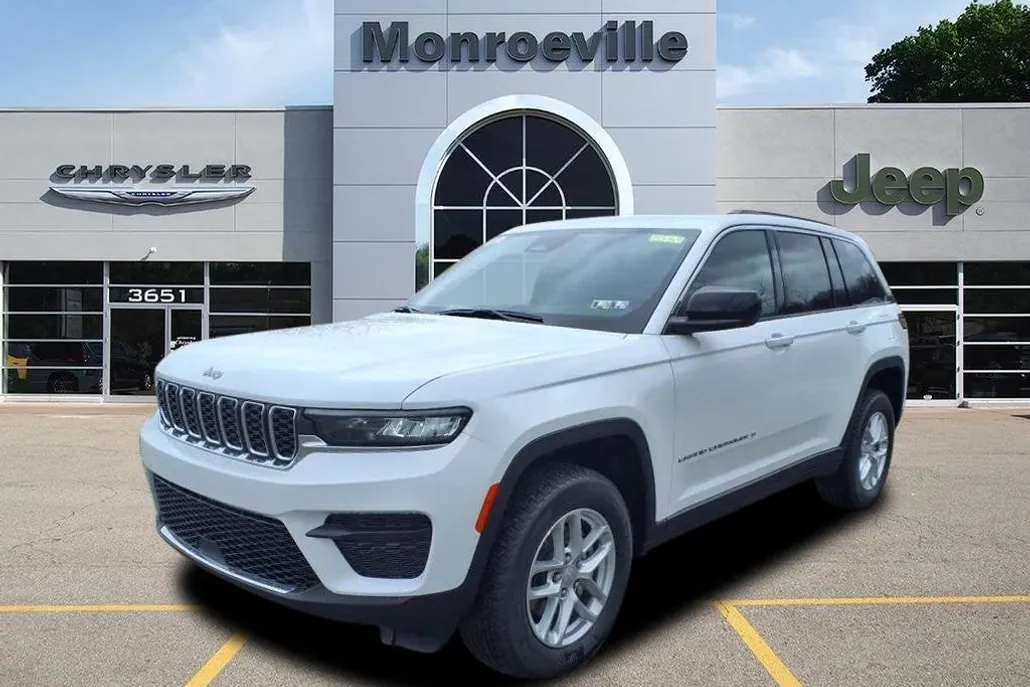 2025 Jeep Grand Cherokee Laredo photo 1