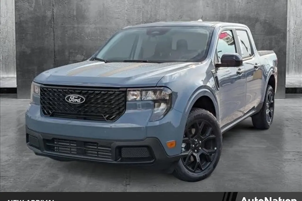 2025 Ford Maverick XLT photo 1