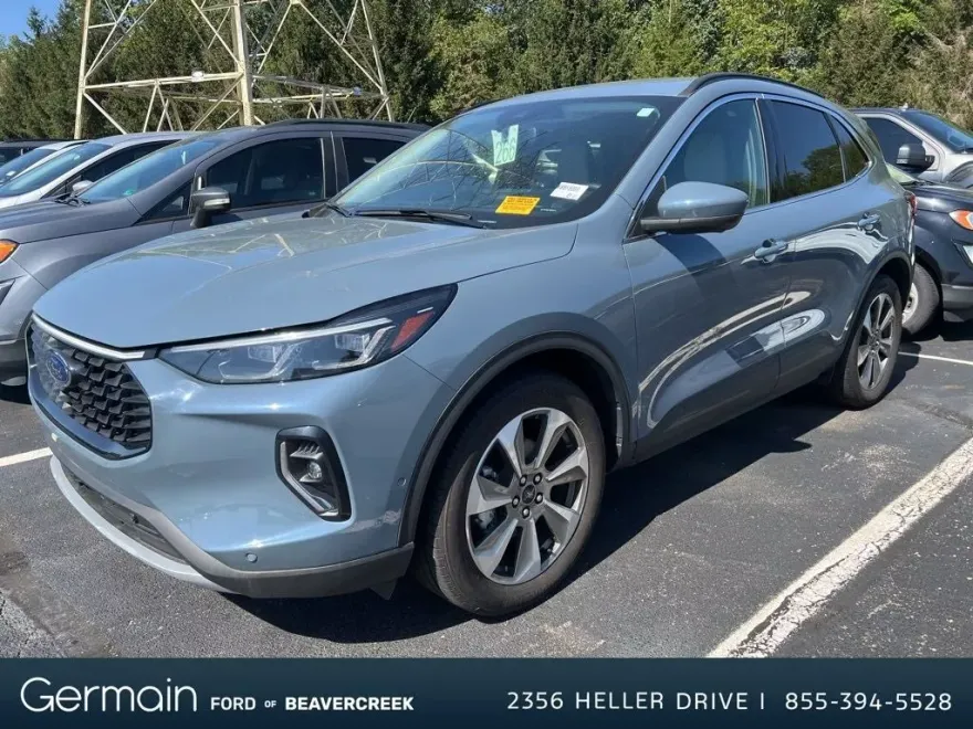 2023 Ford Escape Hybrid Platinum photo 1