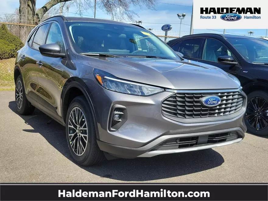 2024 Ford Escape Base photo 1