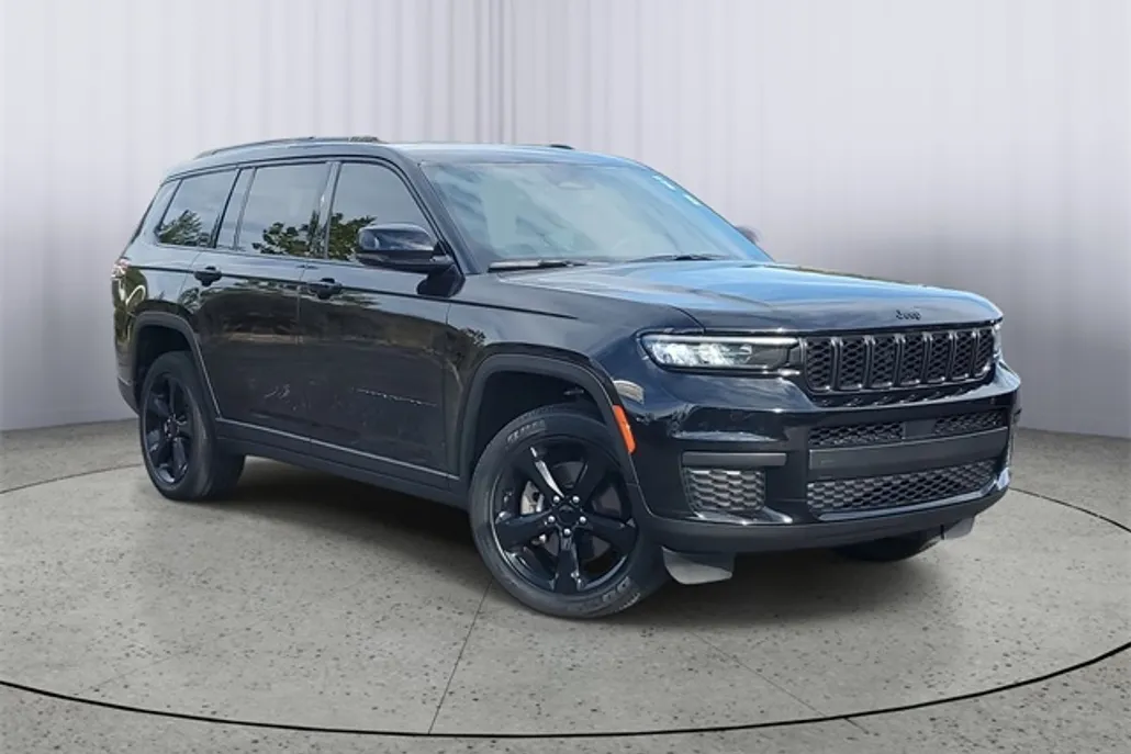 2023 Jeep Grand Cherokee Altitude photo 1