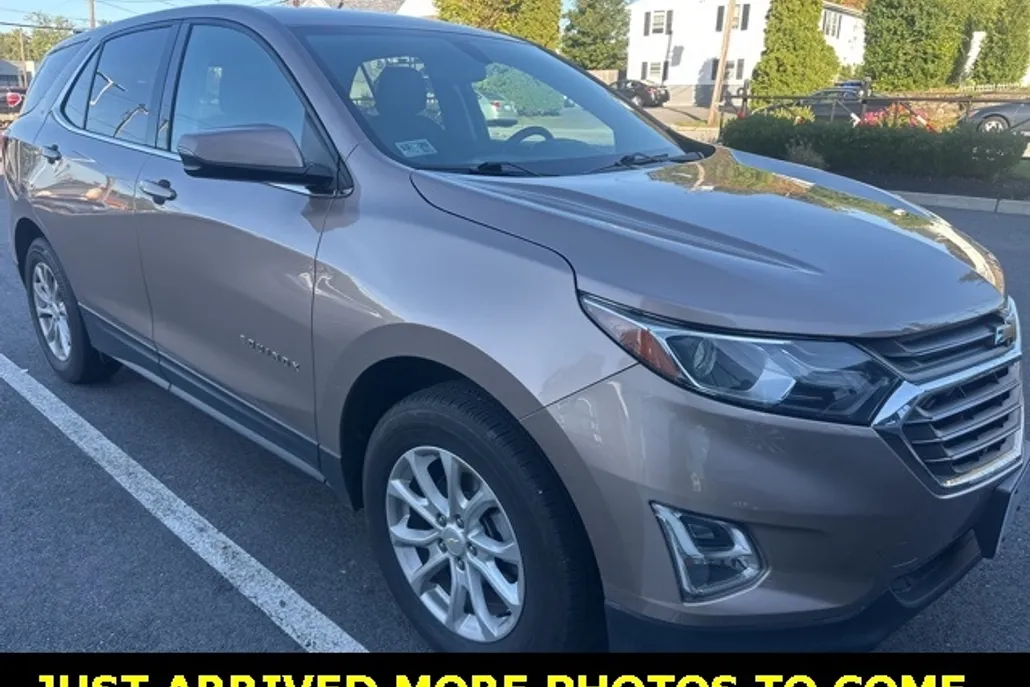 2019 Chevrolet Equinox LT photo 1