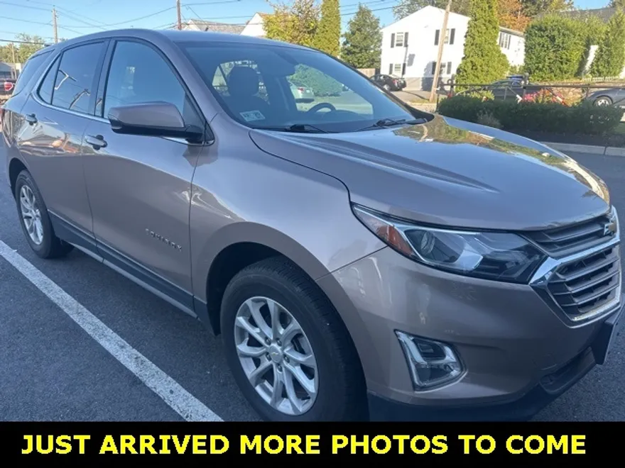 2019 Chevrolet Equinox LT photo 1