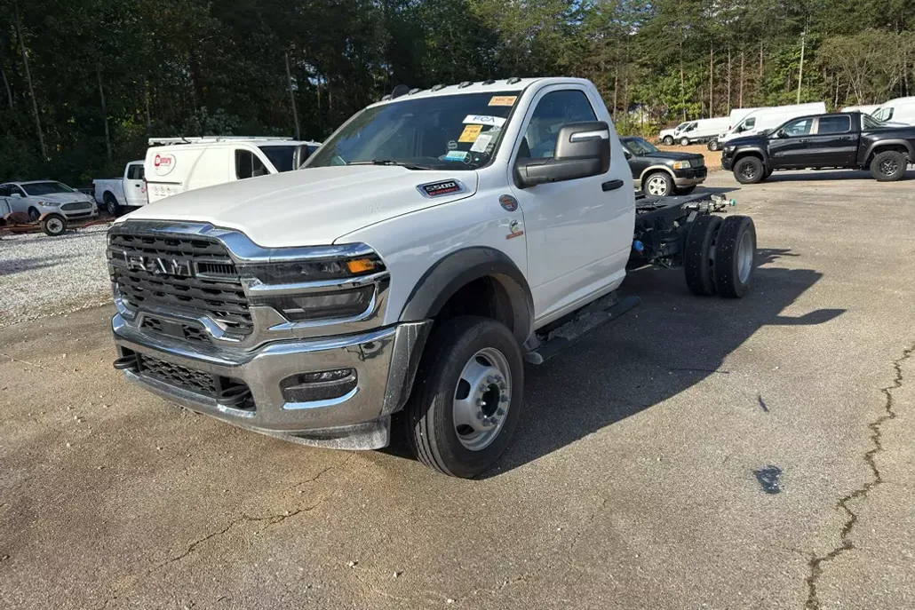 2025 Ram 5500 Tradesman photo 1