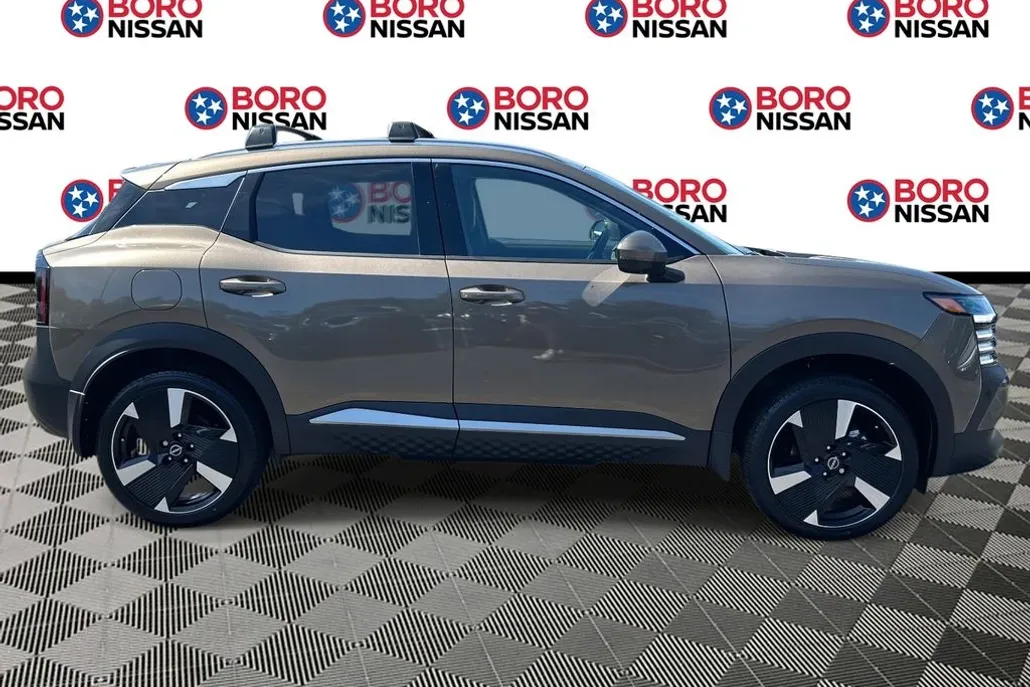 2025 Nissan Kicks SR photo 1