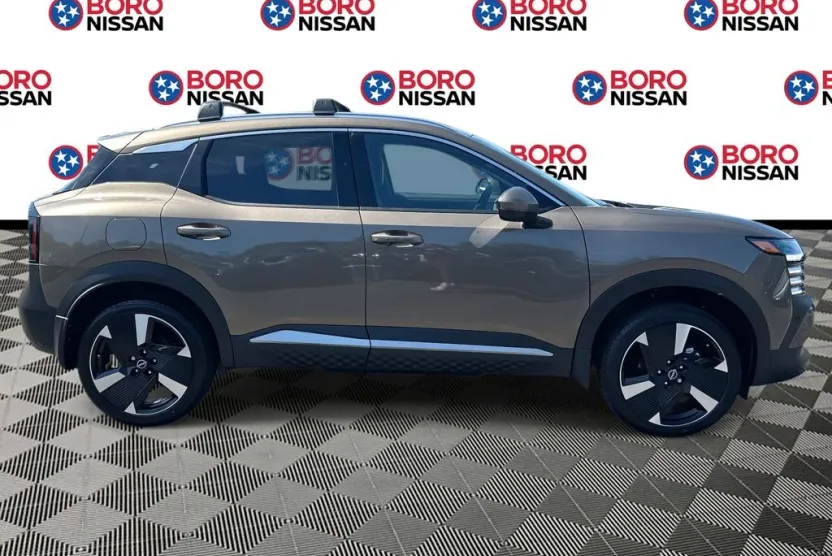 2025 Nissan Kicks SR photo 1