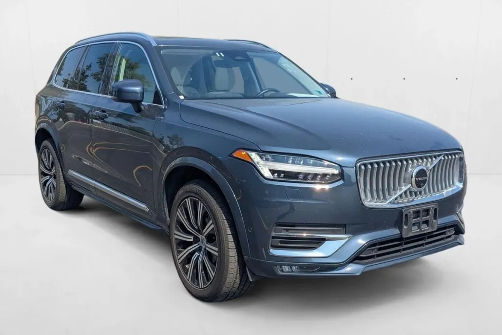 2023 Volvo XC90 Plus photo 1