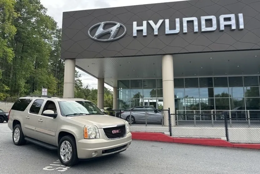 2007 Gmc Yukon XL SLT 1500 photo 1