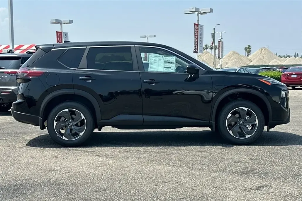 2025 Nissan Rogue SV photo 1