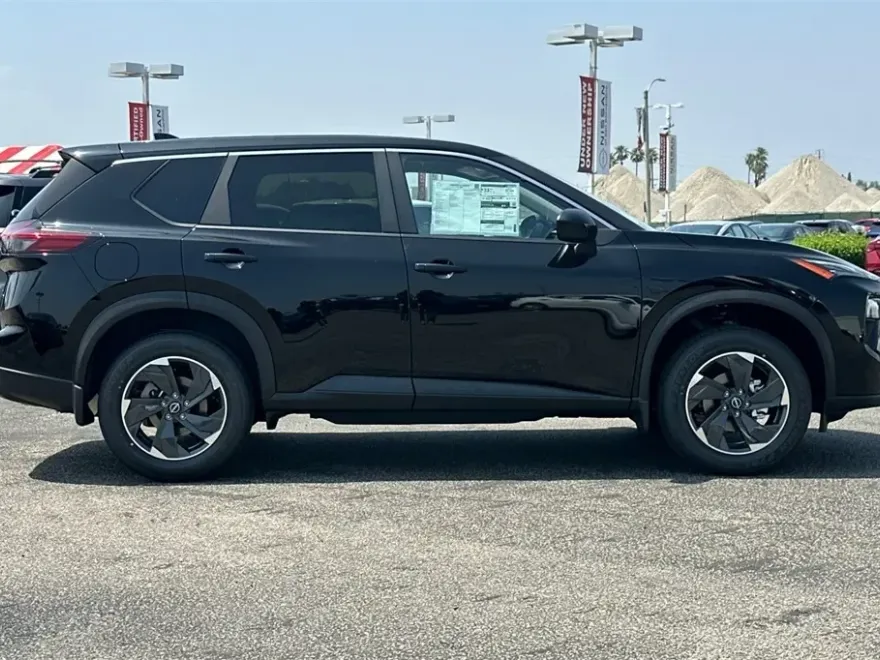 2025 Nissan Rogue SV photo 1