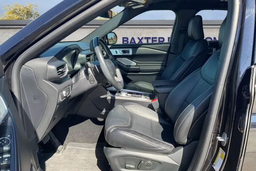 2020 Ford Explorer ST photo 1