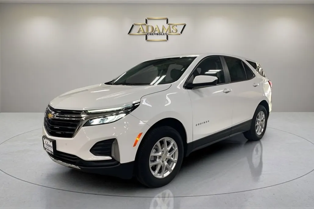 2024 Chevrolet Equinox LT photo 1