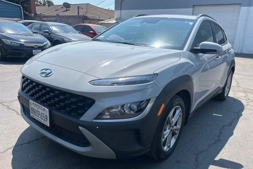 2023 Hyundai Kona SEL photo 1