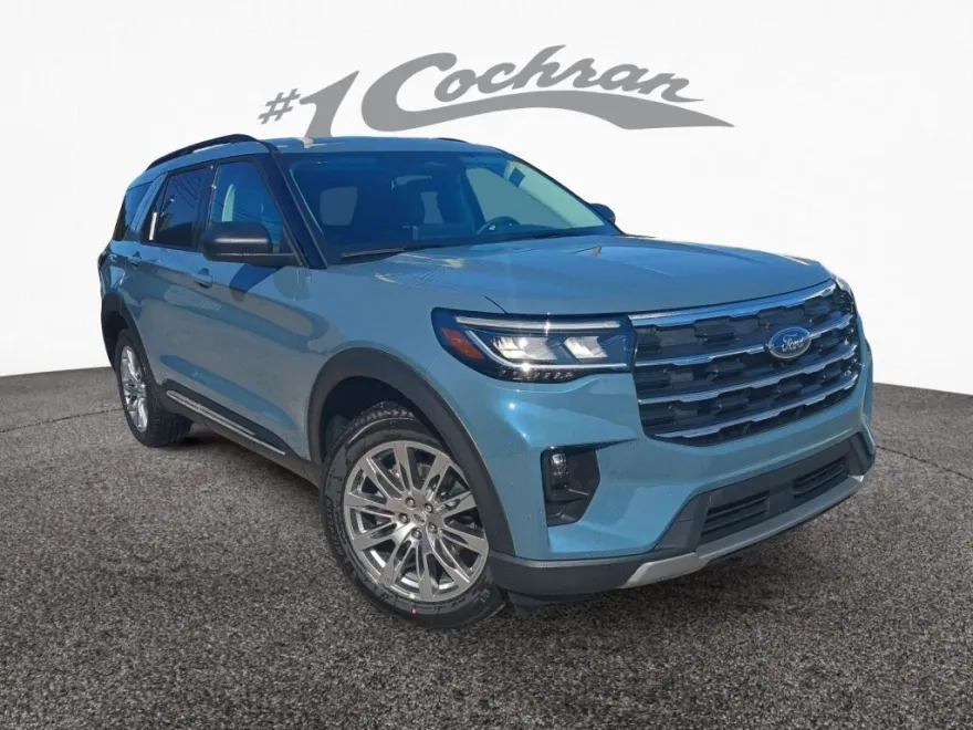 2025 Ford Explorer photo 1