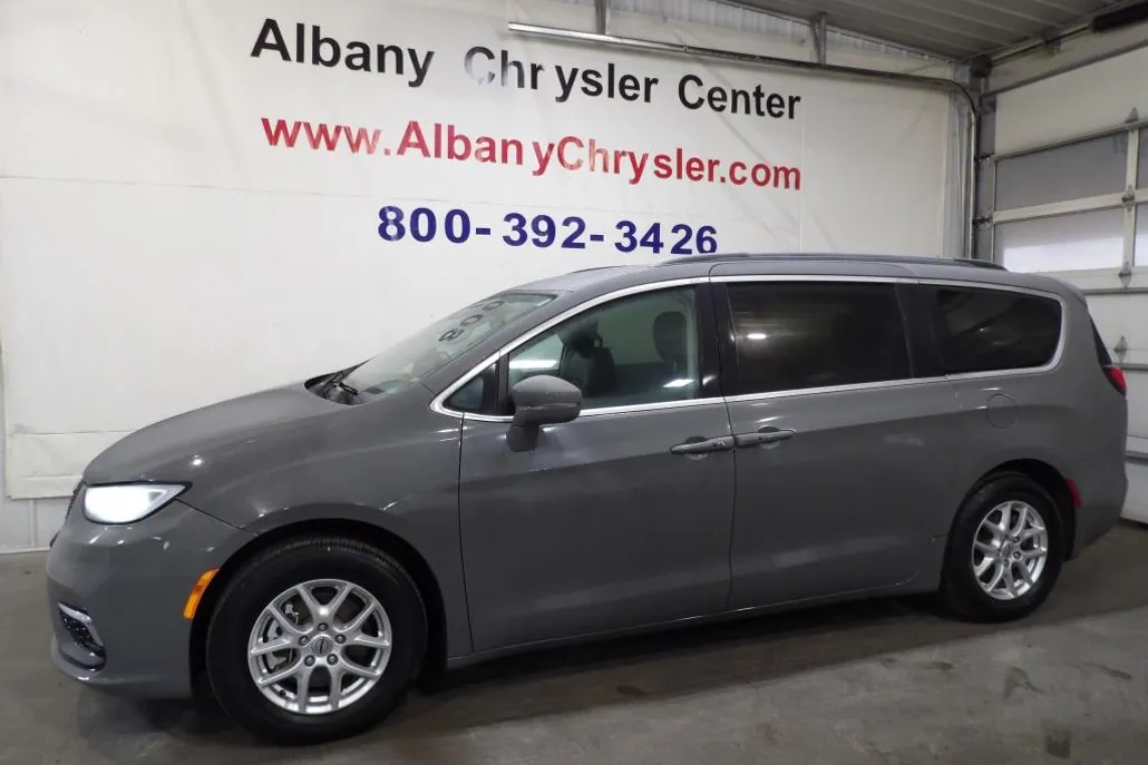 2022 Chrysler Pacifica photo 1