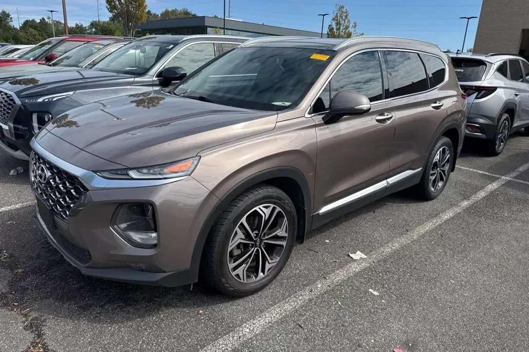 2020 Hyundai Santa Fe SEL photo 1