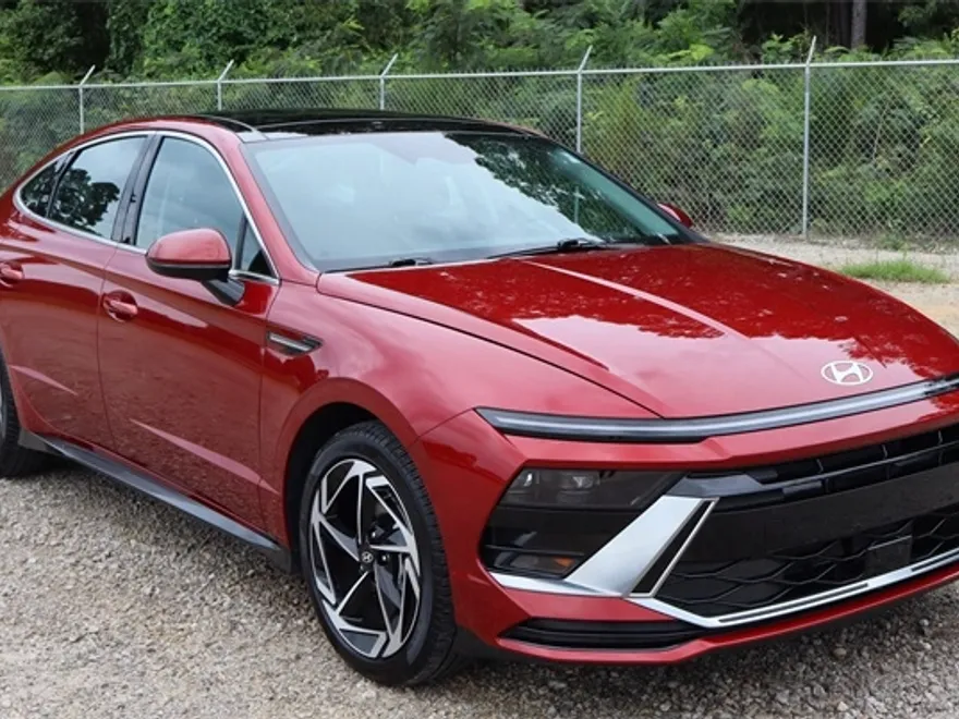 2024 Hyundai Sonata SEL photo 1