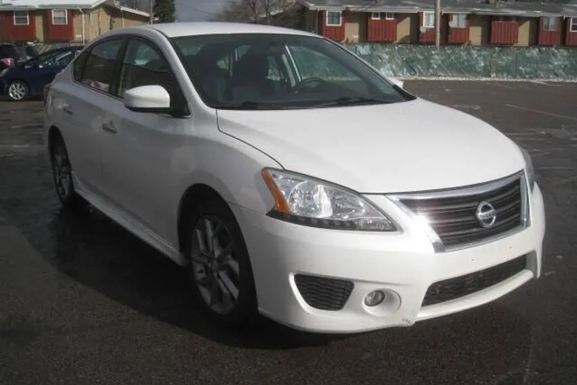 2013 Nissan Sentra SR photo 1