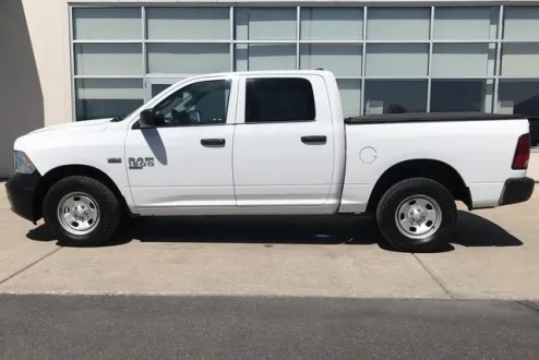 2021 Ram 1500 Classic photo 3