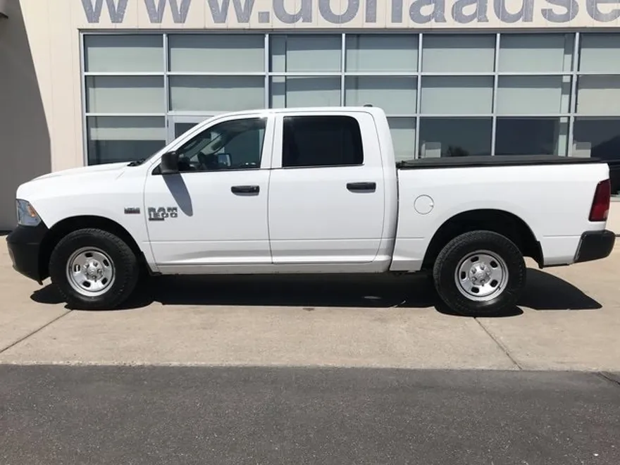2021 Ram 1500 Classic photo 3