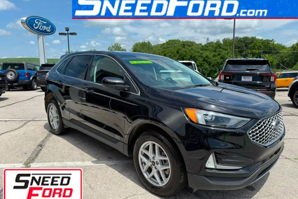 2023 Ford Edge SEL photo 1