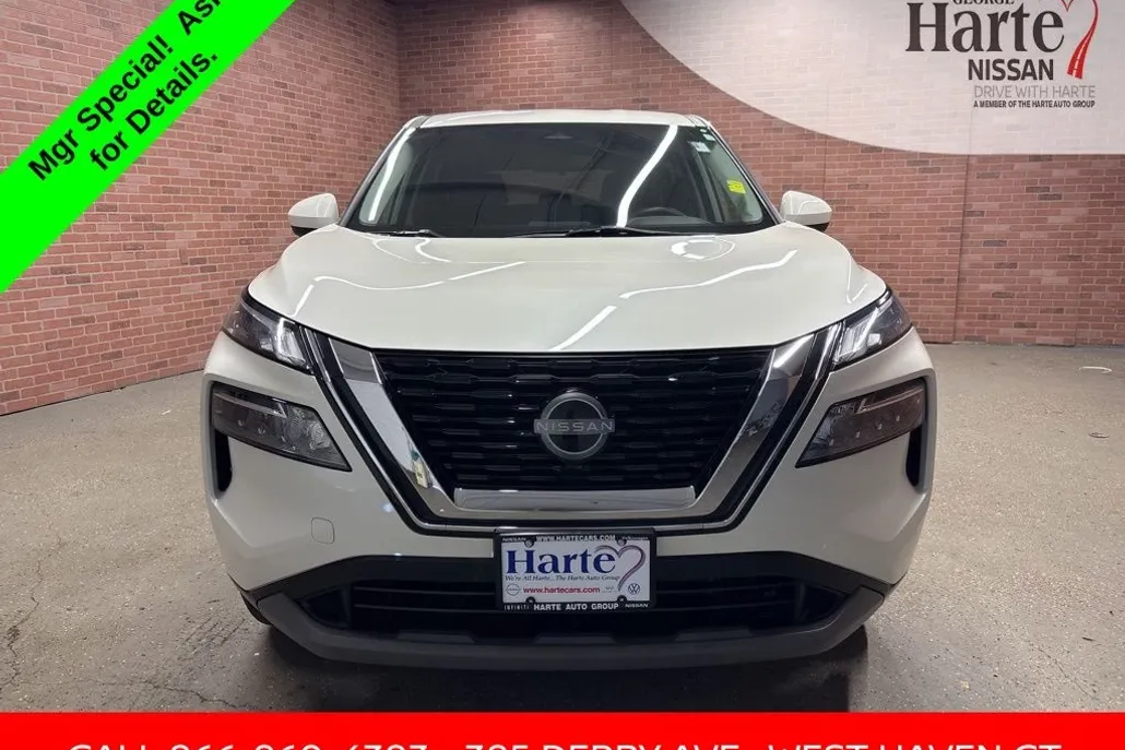 2023 Nissan Rogue SV photo 1