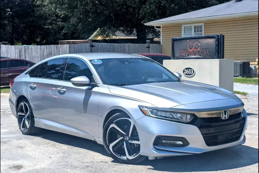 2018 Honda Accord Sport photo 1