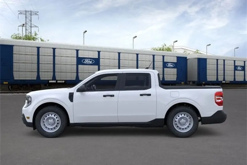2025 Ford Maverick XL photo 1