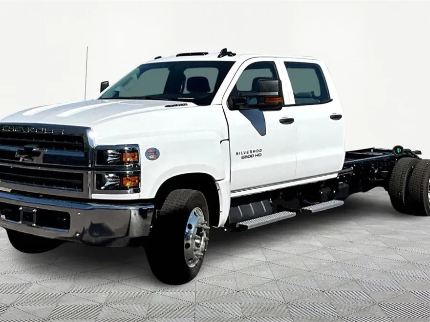 2024 Chevrolet Silverado 5500HD Work Truck photo 1