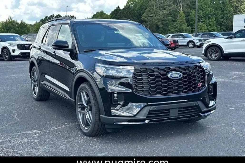 2025 Ford Explorer ST photo 1