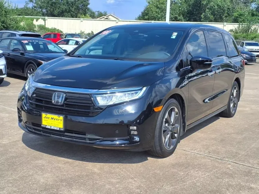 2022 Honda Odyssey Elite photo 2