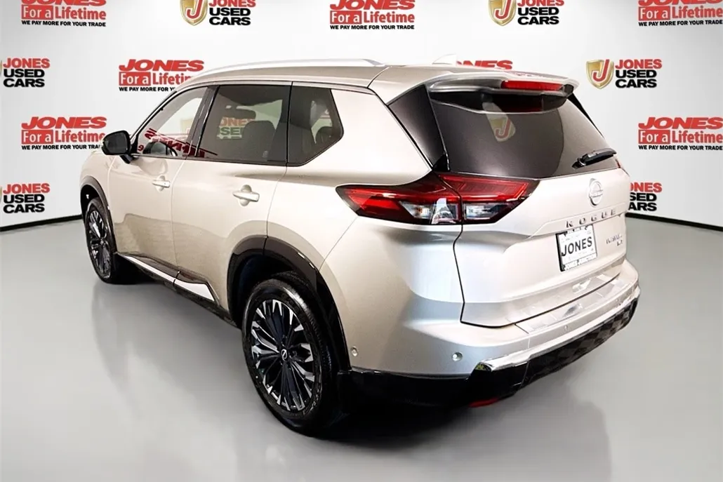 2024 Nissan Rogue Platinum photo 1
