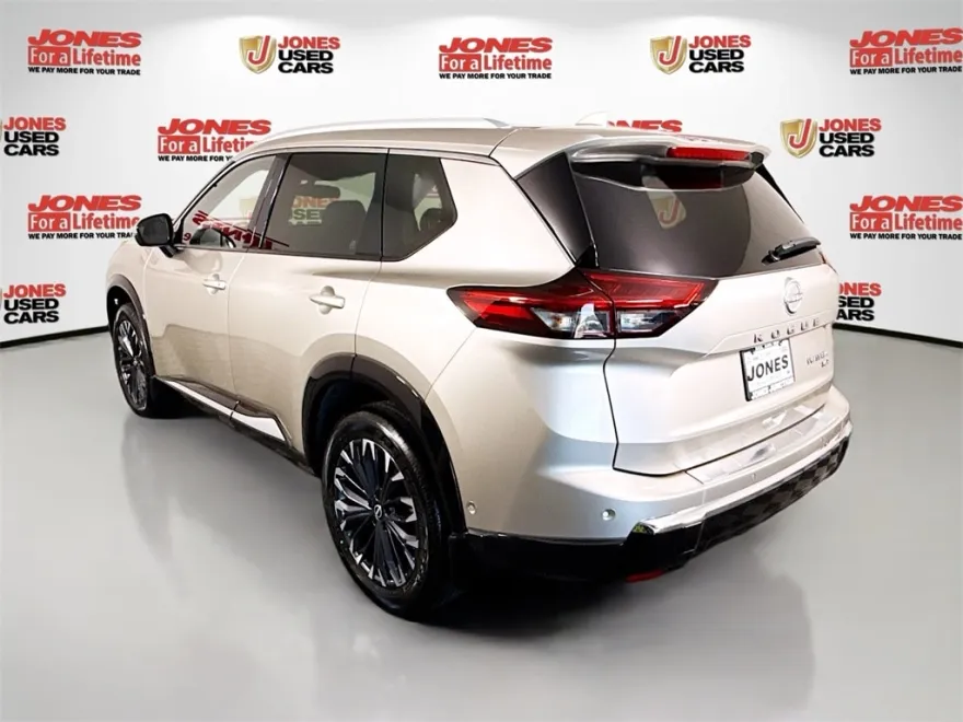 2024 Nissan Rogue Platinum photo 1