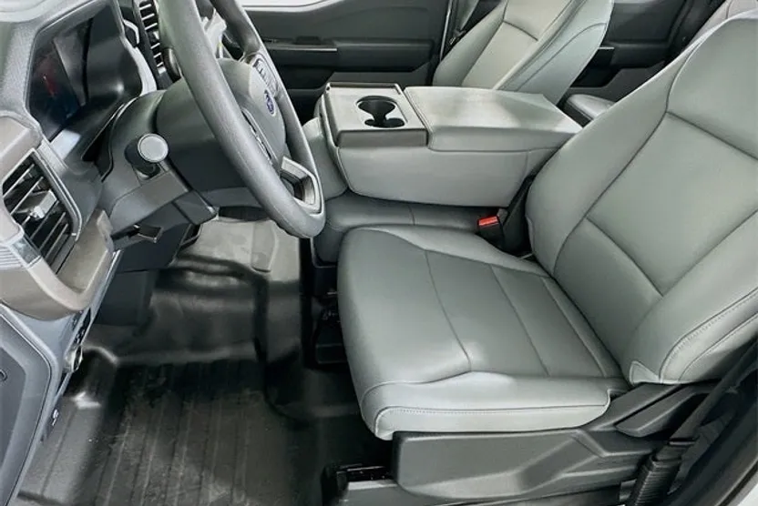 2025 Ford F-150 XL photo 1