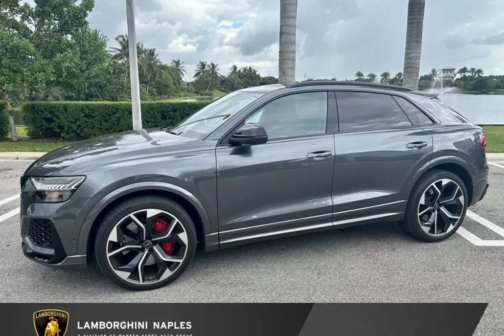 2024 Audi RS Q8 photo 1