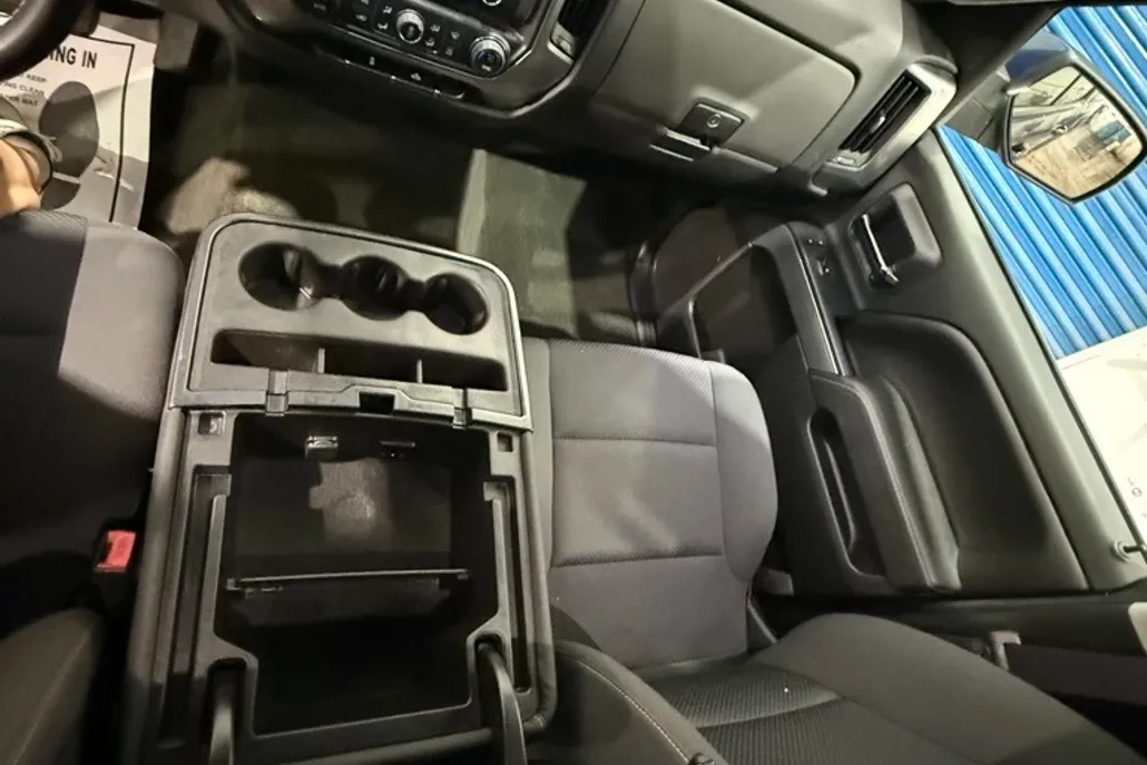2016 Chevrolet Silverado 1500 LT photo 1