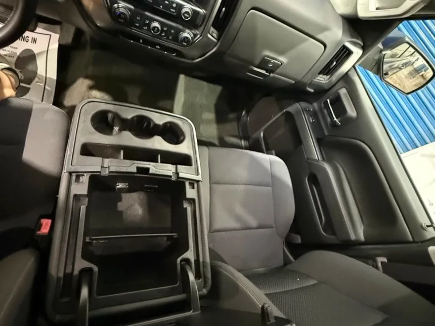 2016 Chevrolet Silverado 1500 LT photo 1