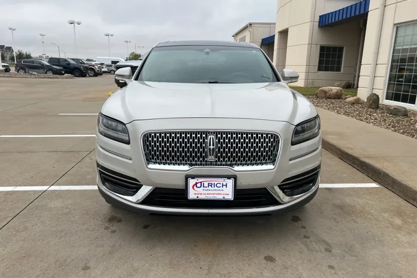 2019 Lincoln Nautilus Reserve photo 1