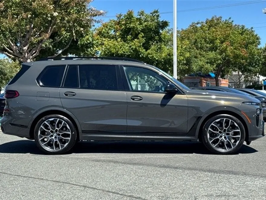 2025 Bmw X7 M60i photo 1