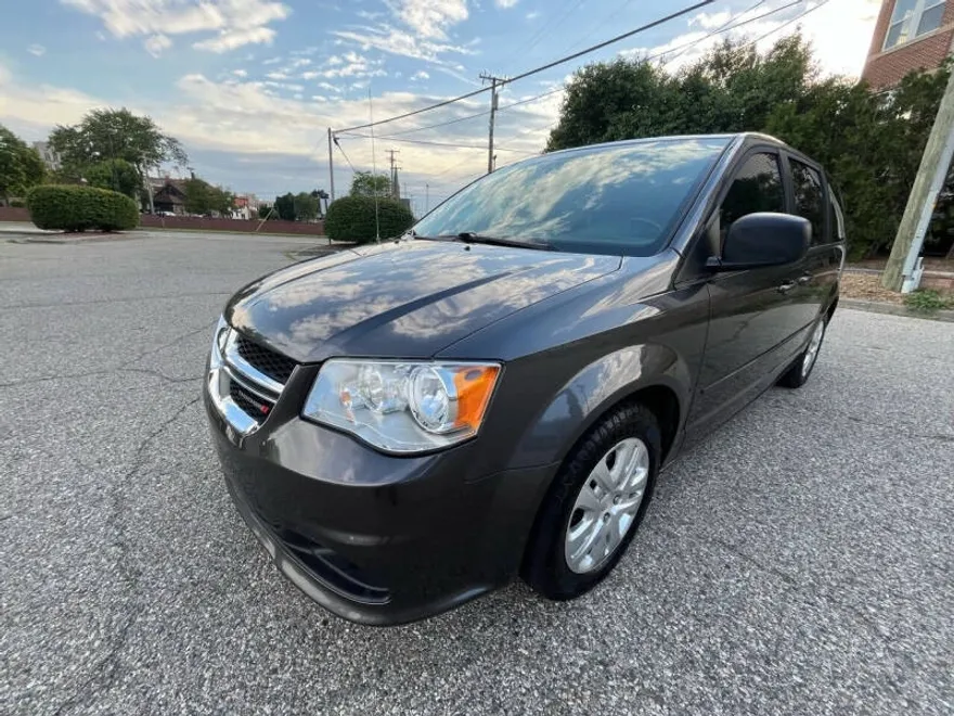 2017 Dodge Grand Caravan SE SXT Express photo 1