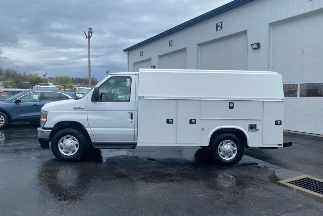 2024 Ford E-350 Base photo 1