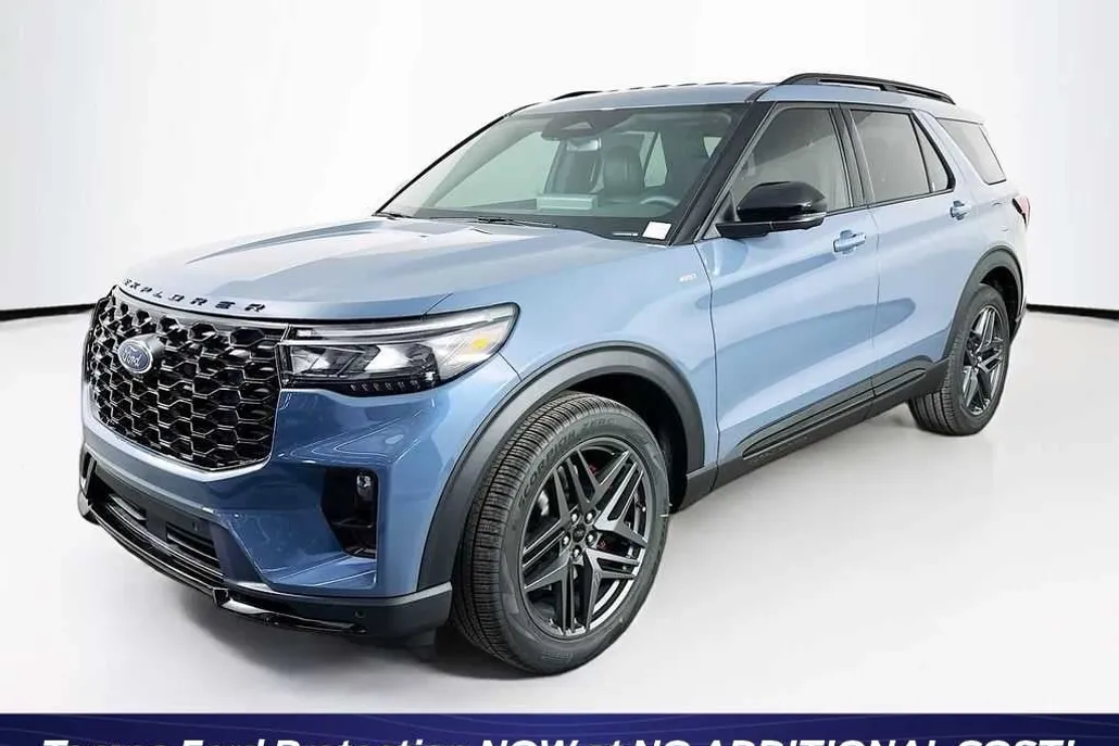 2025 Ford Explorer ST-Line photo 1