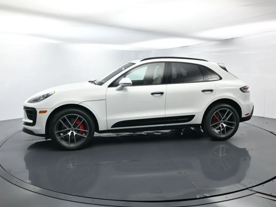 2022 Porsche Macan S photo 1