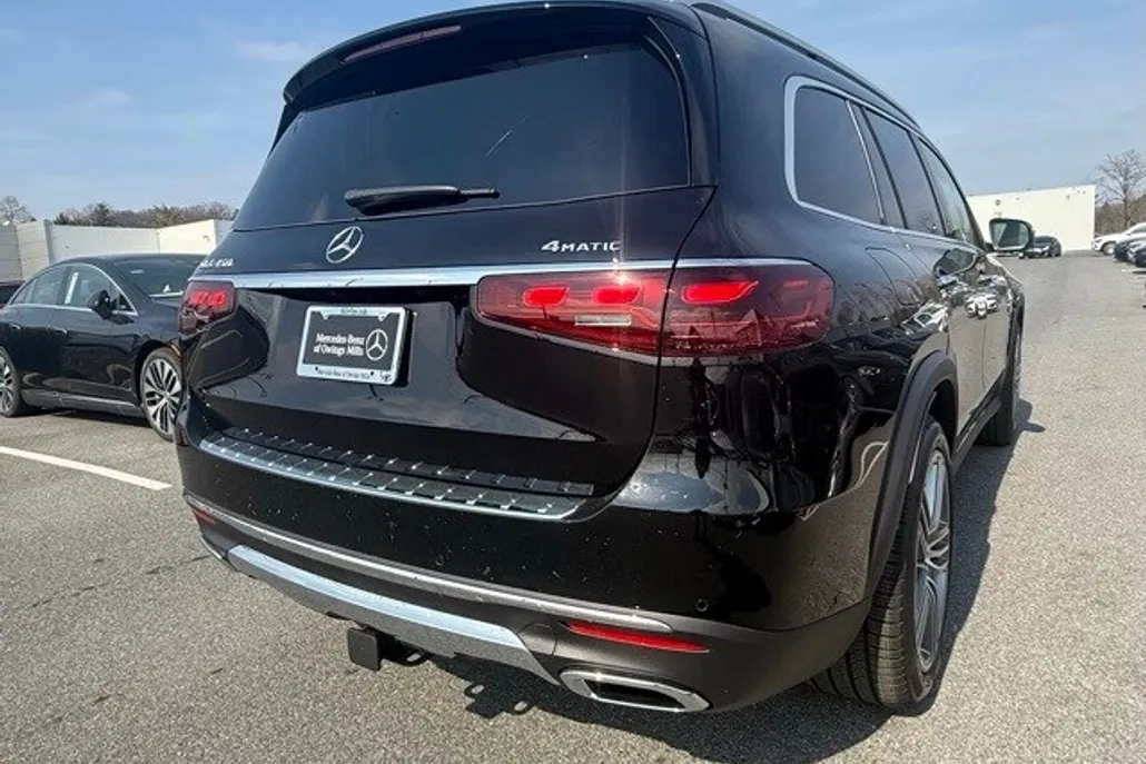 2025 Mercedes Benz GLS 450 4MATIC photo 1
