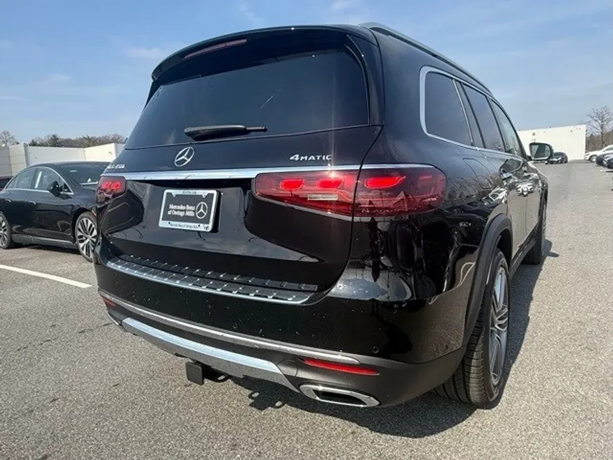 2025 Mercedes Benz GLS 450 4MATIC photo 1